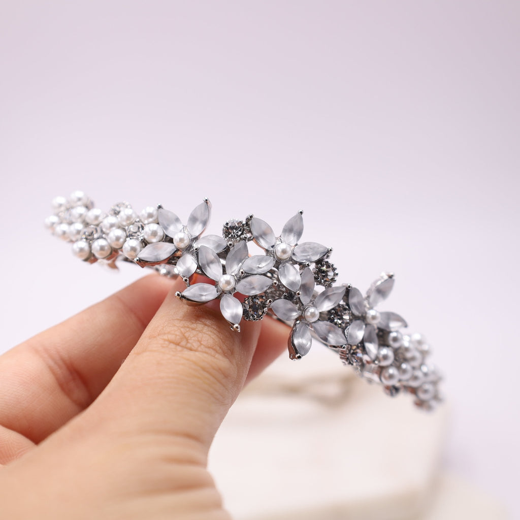Choose the Bridal Hair Accessories for your Wedding Celebrations - Symila Fashion