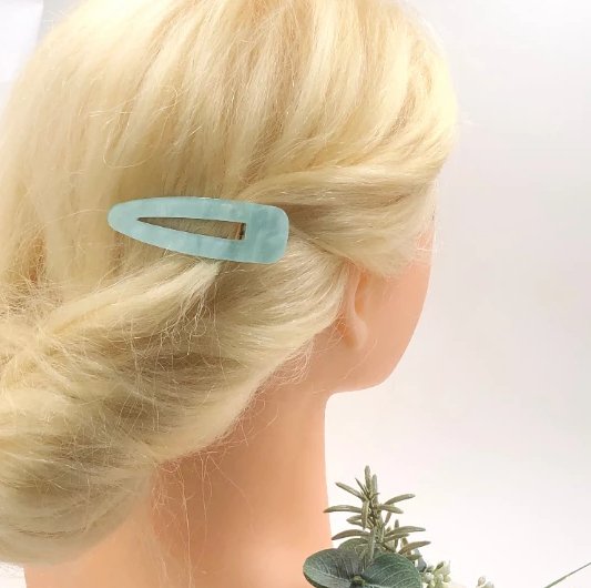 Fancy Hair Clips: Stylish Hair Clips and Hair Accessories to Wear on This Christmas - Symila Fashion