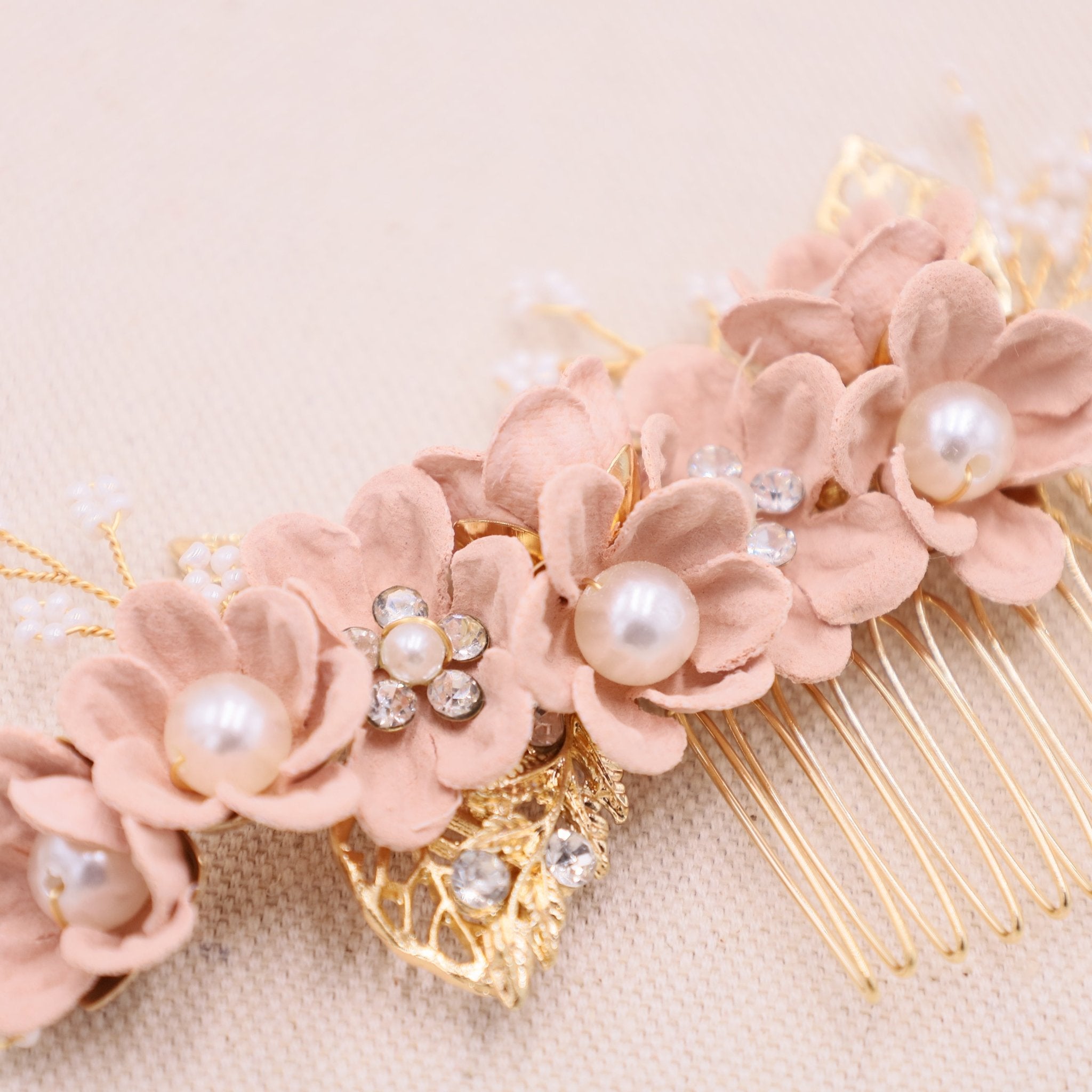 Vintage BLUSH PINK high quality Glitter and Rhinestone Floral Motif Hair Comb-pink petals with glitter tips- gold tone metal-pink rhinestone center-bride