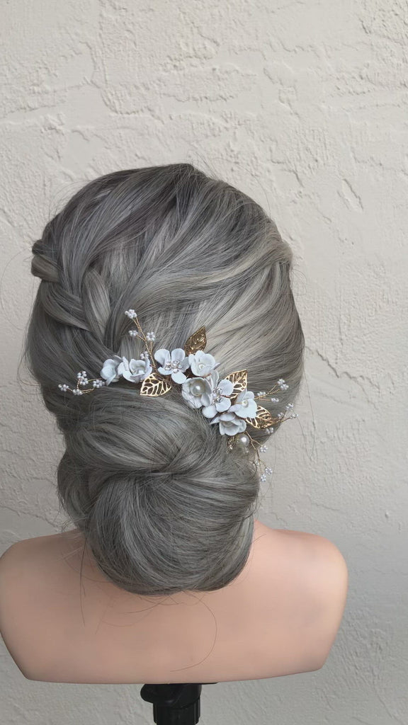 video of a beautiful and leegant fres bridal hair comb for brides and bridesmaids