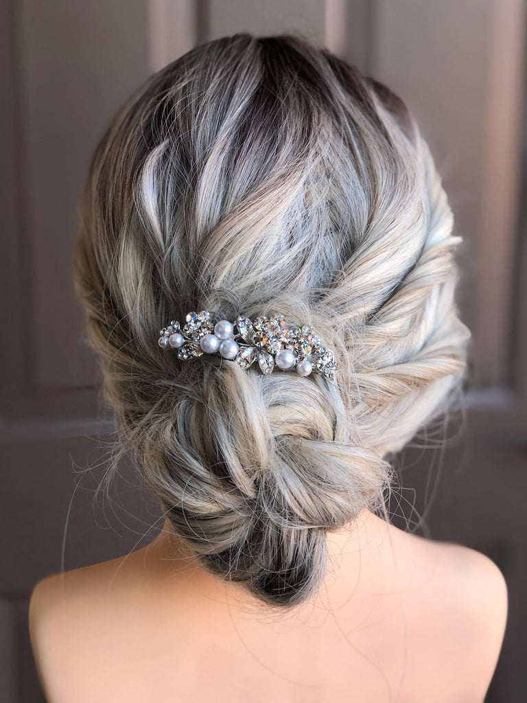 bridal hairstyle with pearls