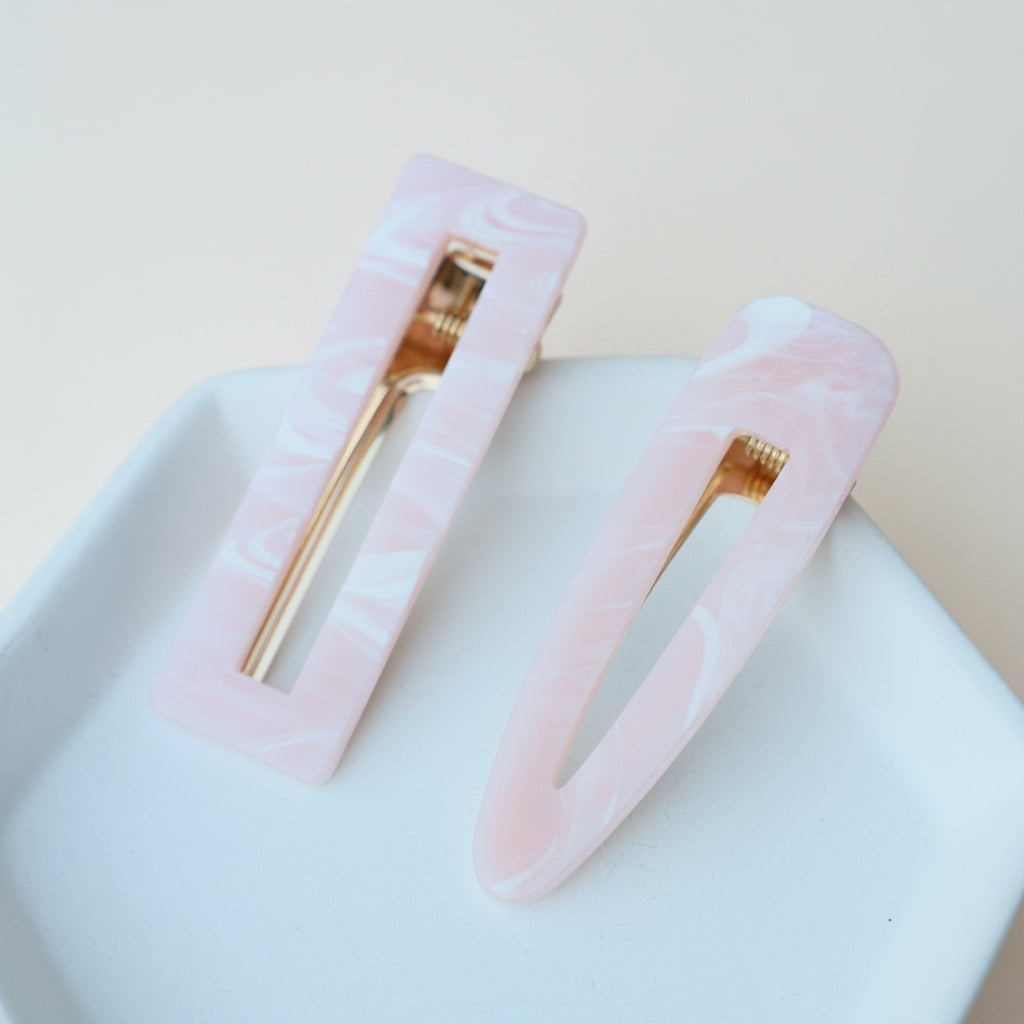 Pastel Pink Swirl Resin Hair Clip Set Of 2 | Symila Fashion display picture 3