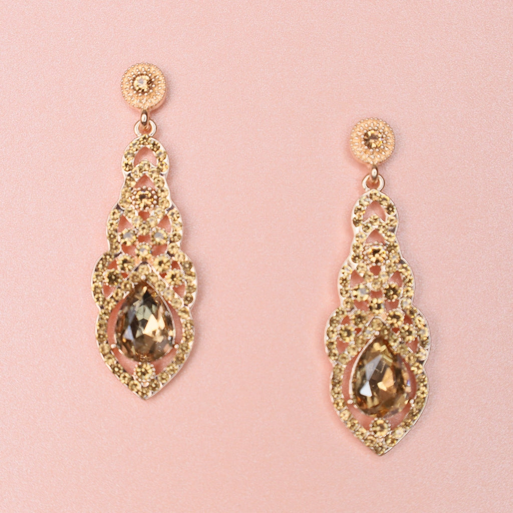Exquisite chandelier rose gold earrings in vintage style, an enchanting touch for wedding elegance